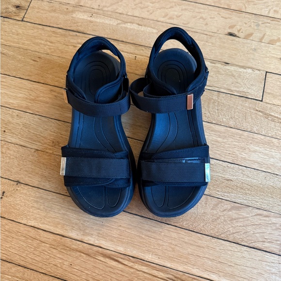 Black Sandals - Picture 3 of 4